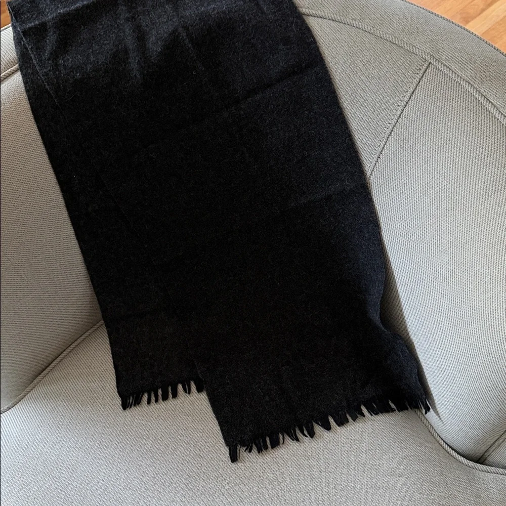 Cashmere Brand Gray 100% Wool Luxurious Cold Weather Scarf. Germany 1980’s